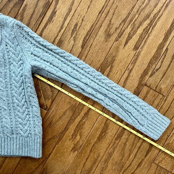 American Eagle Cropped Button-Up Cardigan- NWOT - size XS - Picture 6 of 7